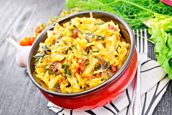 Cabbage Stew Leaf Beets Tomatoes Bowl Napkin Parsley Garlic Fork — Stock Photo, Image