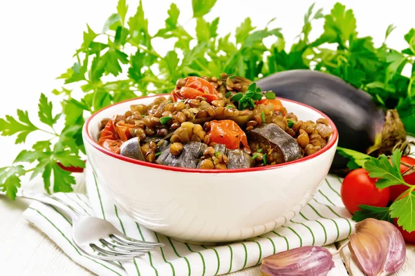 Lentilles Vertes Cuites Avec Aubergine Tomates Ail Épices Dans Bol — Photo