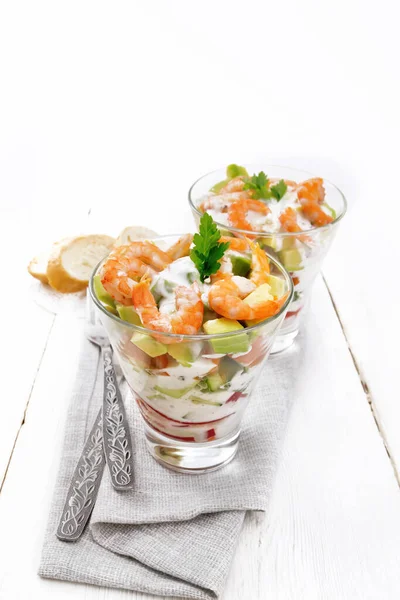 Puff Salad Shrimp Avocado Fresh Cucumber Sweet Pepper Tomato Seasoned — Stock Photo, Image