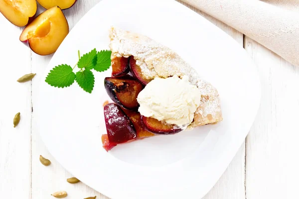 Piece Sweet Pie Plum Sugar Cardamom Ice Cream Plate Sprigs — Stock Photo, Image