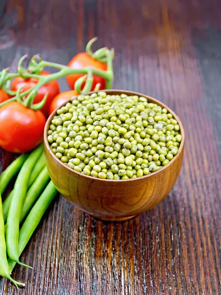 Green Lentils Mung Bowl Pods Beans Red Tomatoes Wooden Board — Stock Photo, Image