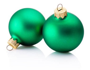 İki Noel yeşil baubles beyaz arka plan üzerinde izole