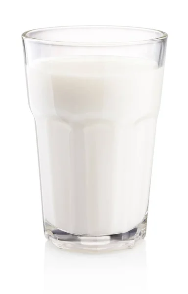 Ποτήρι νωπού γάλακτος που απομονώνεται σε λευκό φόντο — Φωτογραφία Αρχείου