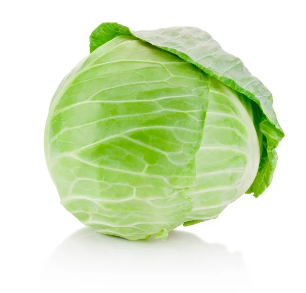 白色背景下的新鲜绿色卷心菜 — 图库照片