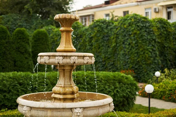 Antica Cascata Nel Giardino Caduta Gocce — Foto Stock