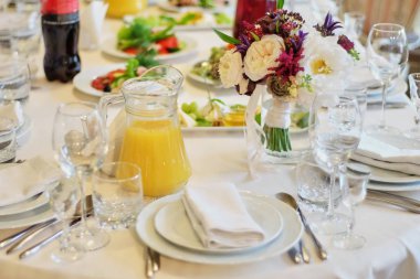 Düğün masa dekor. Güzel masa bir olay parti ya da düğün için ayarlamak