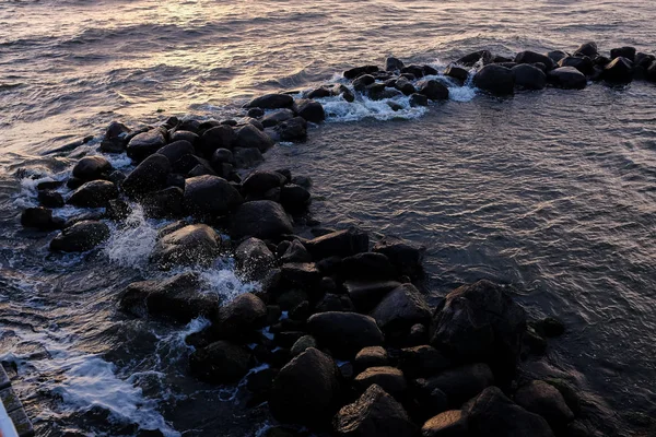 Solnedgången Seascape Vacker Solnedgång Med Naturliga Kustnära Klippor — Stockfoto