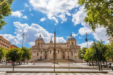 Rome, İtalya - 29 Haziran 2017: Santa Maria Maggiore Bazilikası, güneşli bir yaz Roma