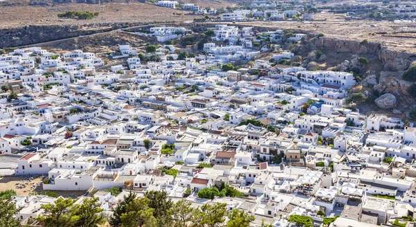 Paisaje Urbano Lindos Antigua Ciudad Con Pequeñas Casas Encaladas Densamente —  Fotos de Stock