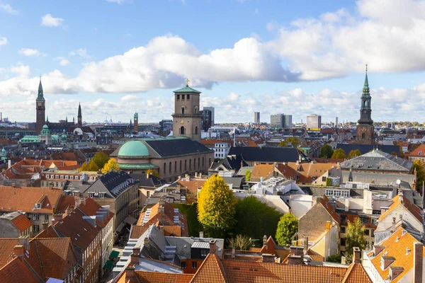 Hermosa vista de Copenhague desde lo alto de la torre redonda — Foto de Stock