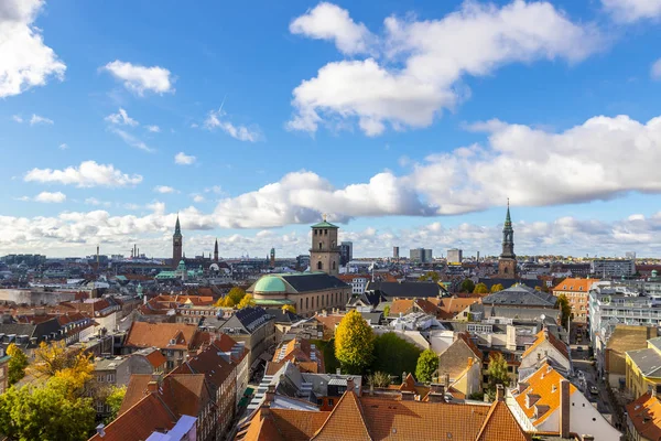 Hermosa vista de Copenhague desde lo alto de la torre redonda — Foto de Stock