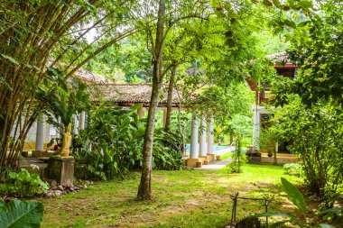 Anket bahçe buda heykeli ve evleri ile Unawatuna Tatil