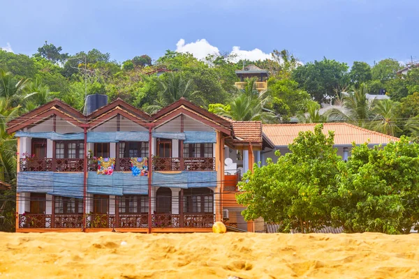 La plage dorée la plus populaire d'unawatuna sur sri lanka — Photo