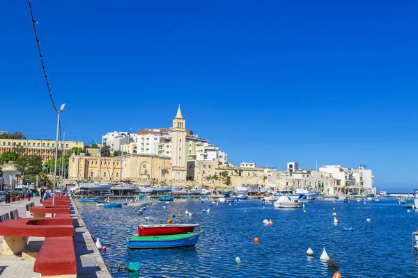 Marsascala Hafen mit Fischerbooten, Malta — Stockfoto
