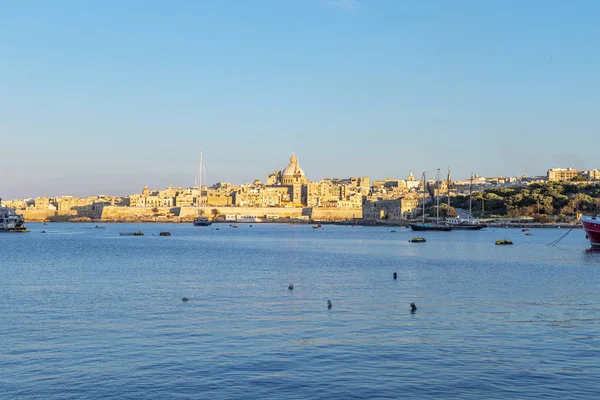 Живописный вечерний вид на Вальехо, Мальта — стоковое фото