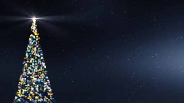 Kerstboom met stralend licht, vallende sneeuwvlokken en bokeh — Stockvideo