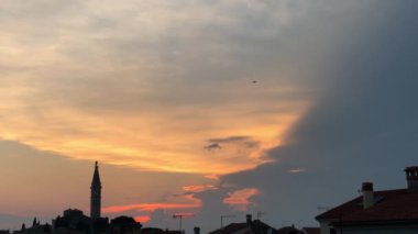 Rovinj 'de gün batımı, eski Rovinj, Istria, Hırvatistan manzaralı