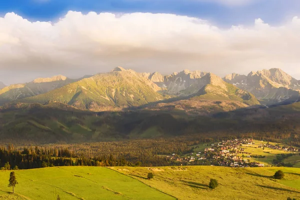 Puesta Sol Montaña Tatras Alta Montaña Europa Vista Desde Polonia —  Fotos de Stock
