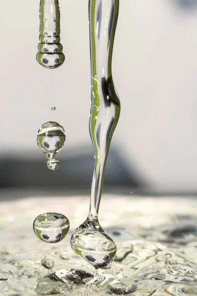 Lightweight Football Drops Clear Water Reflection Soccer Ball — Stock Photo, Image