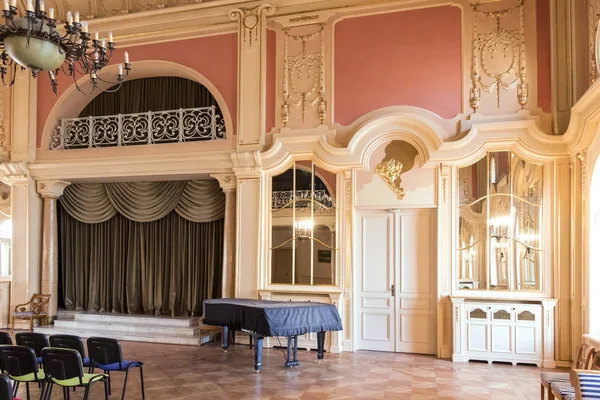 Salle Bal Luxe Avec Piano Ancien — Photo