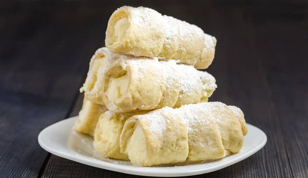 Ricotta Peynirli Kremayla Doldurulmuş Yapımı Cannoli Sicilya Tatlısı — Stok fotoğraf