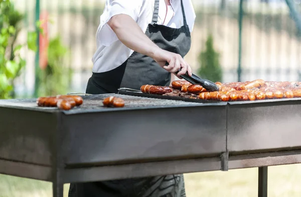 Chef Preparing Grilled Food — Stock Photo, Image