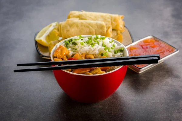 Chicken Sweet Sour Sauce Rice Spring Rolls — Stock Photo, Image