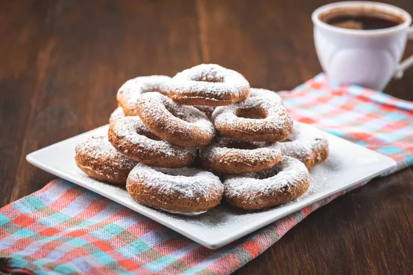 Kawa Pączki Szybką Przekąskę Drodze — Zdjęcie stockowe