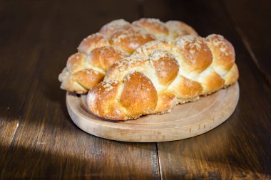 Challah ekmeği lezzetlidir, sadece Şabat 'ta değil.