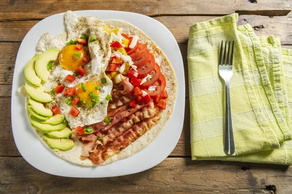 Huevos Rancheros 牧場の卵 メキシコ語でしっかりとした朝食 — ストック写真