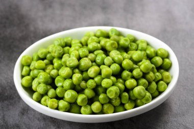 Yeşil bezelye bir lezzetli ve sağlıklı sebze olan