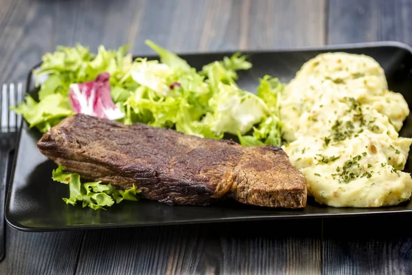 Beef Steak Mashed Potatoes Mixed Lettuce — Stock Photo, Image