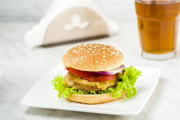 American Cheeseburger Quick Tasty Breakfast White Background — Stock Photo, Image