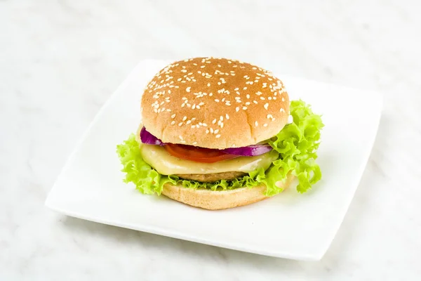 Hamburguesa Americana Rápida Sabrosa Desayuno Sobre Fondo Blanco —  Fotos de Stock