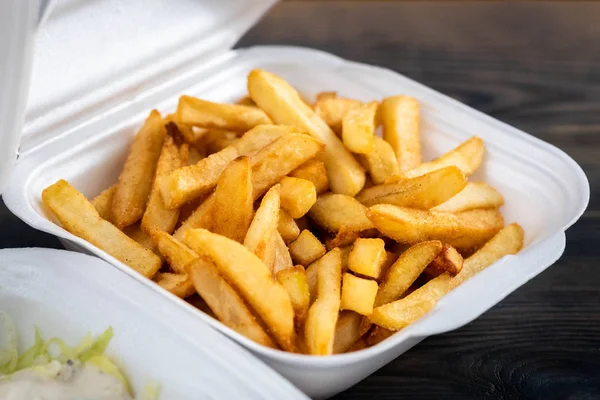 Falafel med grönsaker — Stockfoto