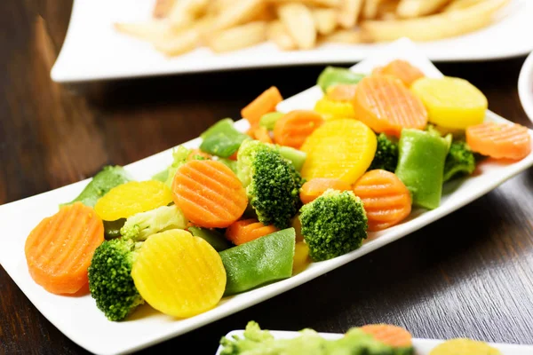 Mieszanka warzyw-marchew, brokuły, fasola — Zdjęcie stockowe
