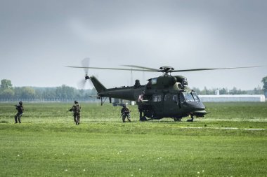 Helikopter kullanımı ile askeri operasyon