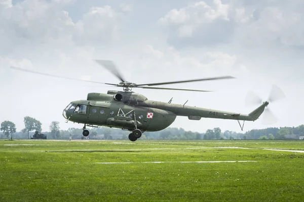 Militaire operatie met het gebruik van helikopters — Stockfoto