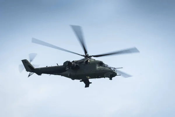 Mi 24 helikopteri havada — Stok fotoğraf