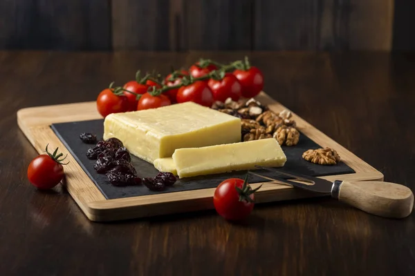 Placa de queijo - queijo cheddar — Fotografia de Stock