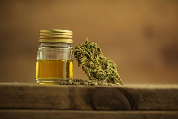 Aceite Cannabis Cbd Cáñamo Una Mesa — Foto de Stock