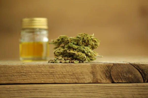 Aceite Cannabis Cbd Cáñamo Una Mesa — Foto de Stock