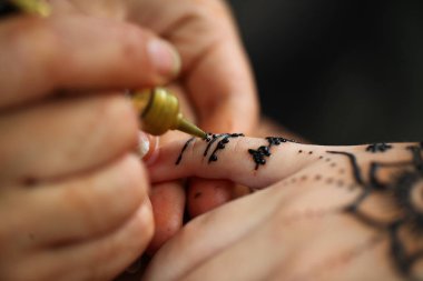 Çizim kına mehendi el