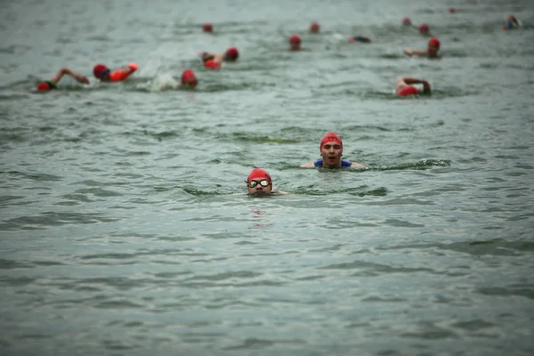 Fehéroroszország Minszk 2018 Július Sportolók Résztvevők Úszóversenyek Minszk Triatlon — Stock Fotó