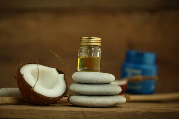 Kokosolie Voor Massage Pebble Kaars — Stockfoto