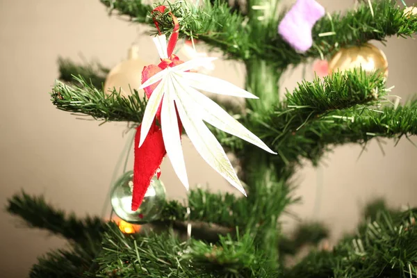 Juguete Hecho Mano Árbol Navidad Marihuana Hoja Cannabis Año Nuevo — Foto de Stock