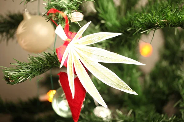 Brinquedo Artesanal Árvore Natal Cannabis Folha Maconha Ano Novo Produto — Fotografia de Stock