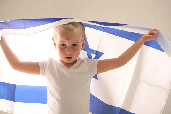 Mały Chłopiec Żydowskiego Flagą — Zdjęcie stockowe