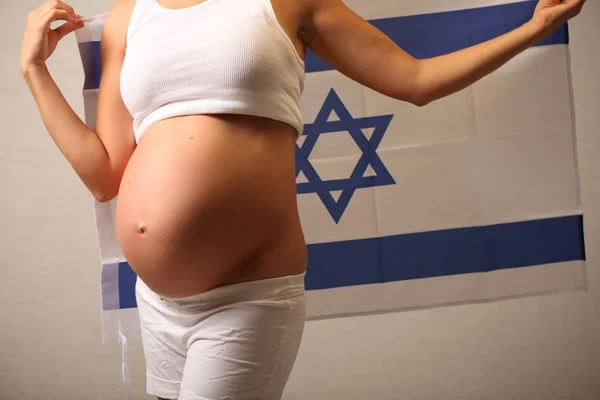 Концепция Плодородия Израиле Беременной Девушки Флаг Израиля — стоковое фото