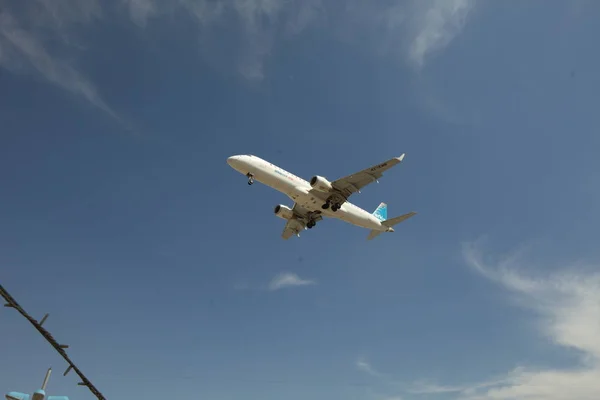 Israel Eilat June 2018 Israeli Passenger Airline Landing Front Blue — Stock Photo, Image